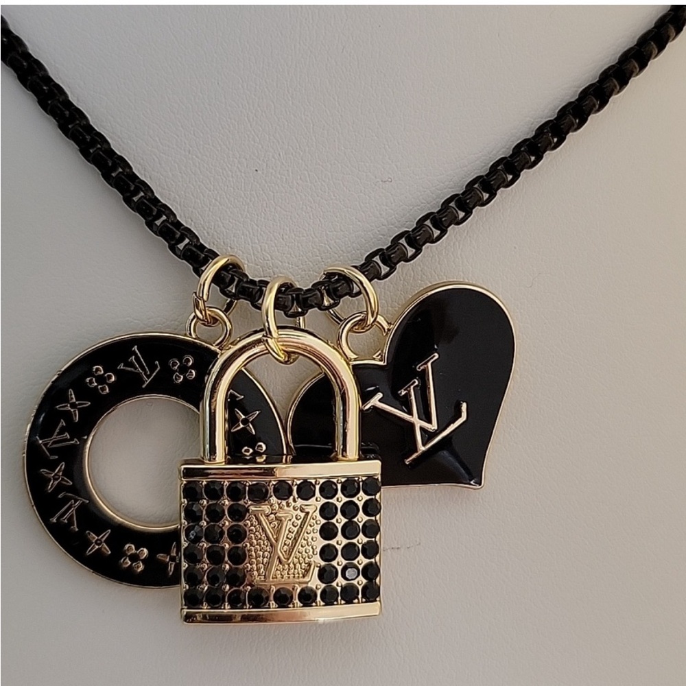 🔑💯🔐LV LOCK N KEY 🔑 AUTHENTIC LOUIS VITTON 🔐🔑